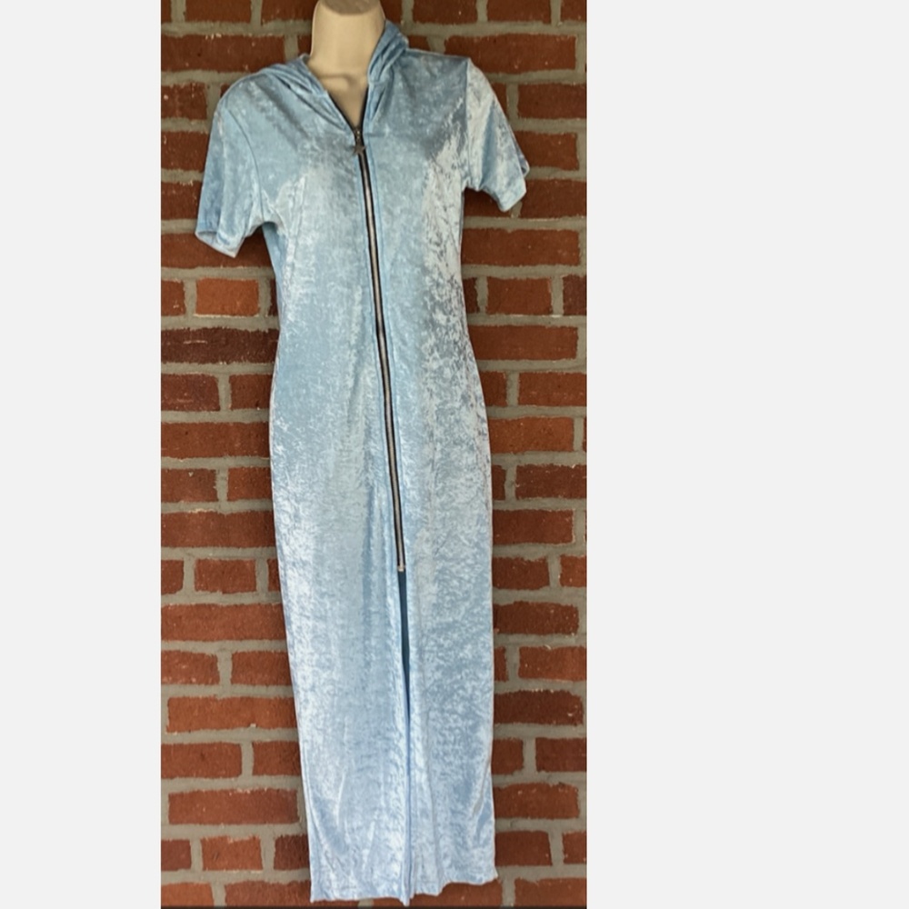 EUC Serious Vintage Baby Blue Velvet Short Sleeve Hooded Front Zipper Maxi Dress